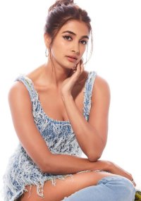 pooja hegde.14
